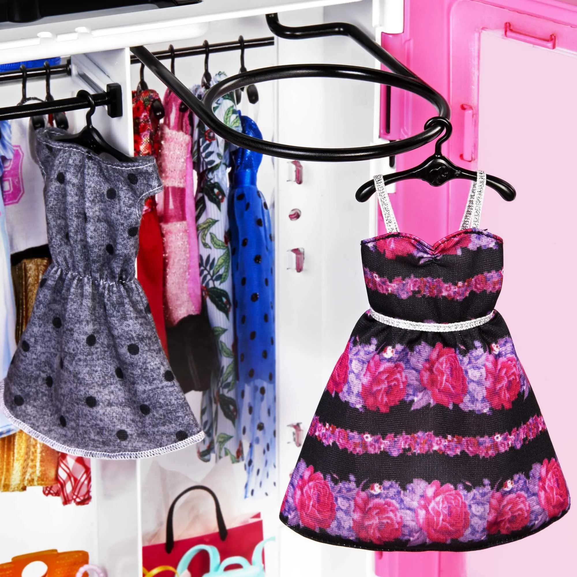 Barbie Fashionistas Ultimate Closet & Doll