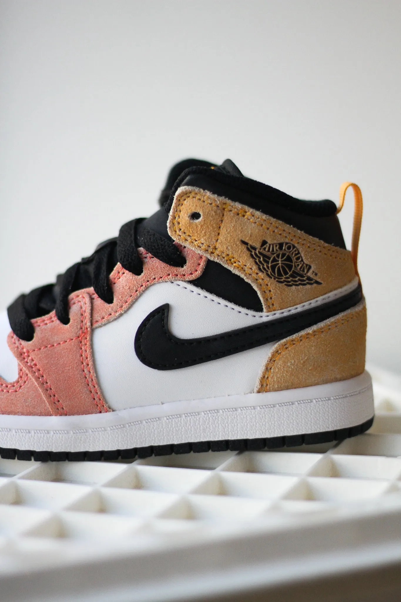 JORDAN 1 MID SE (PS) "MAGIC EMBER"