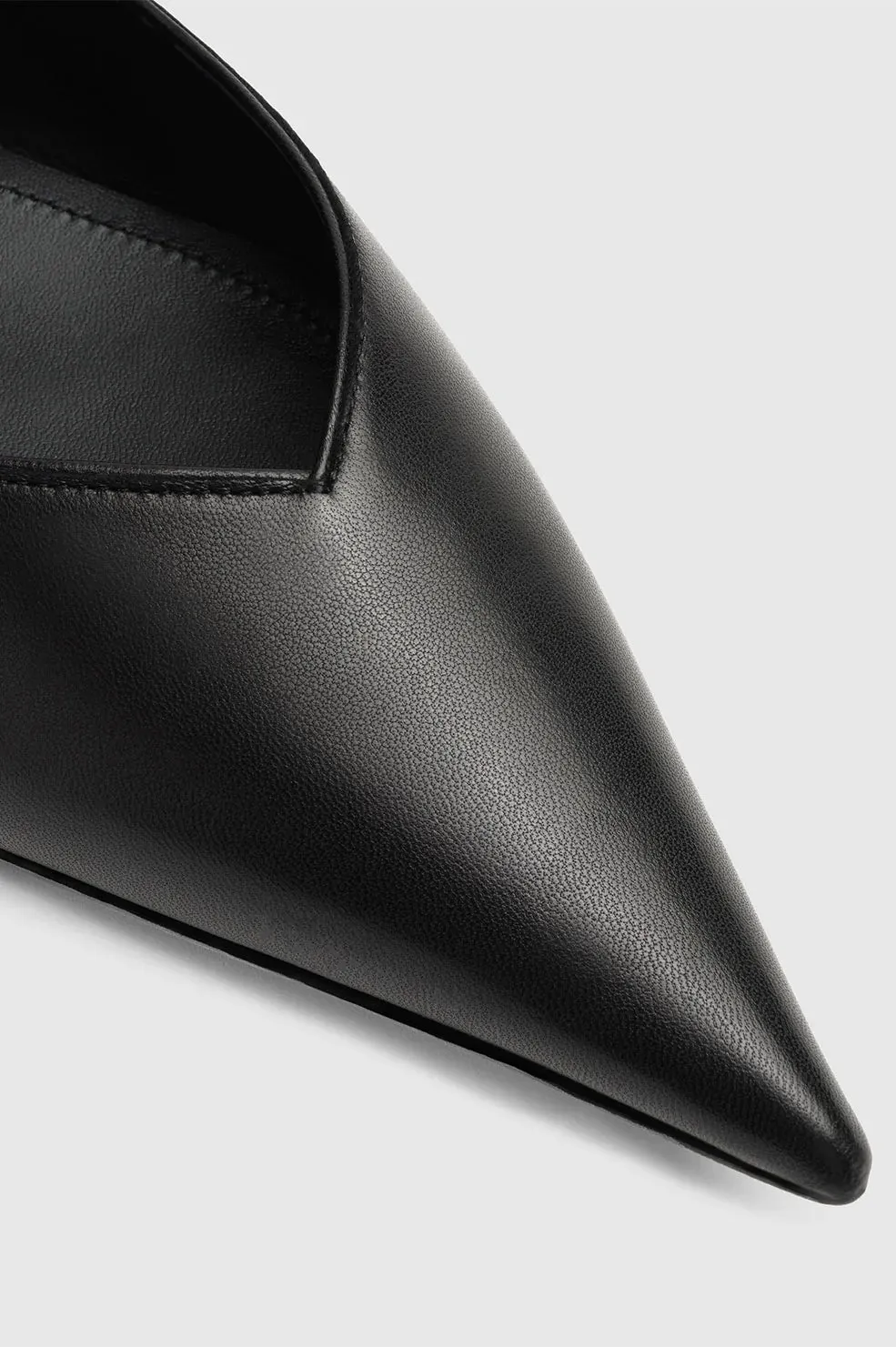 NIKKI FLATS - BLACK