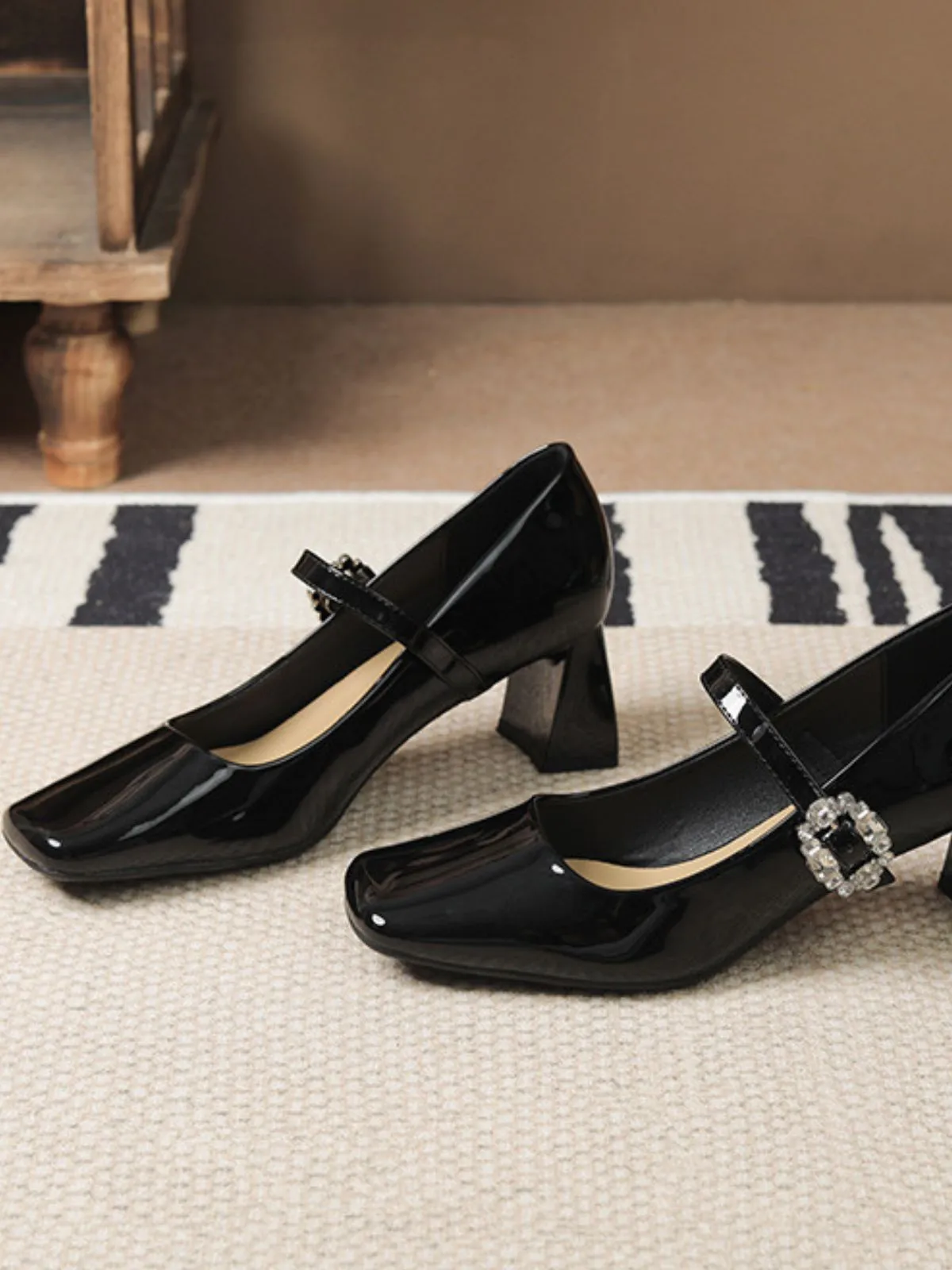 Retro Glossy Leather Chunky Heel Shoes