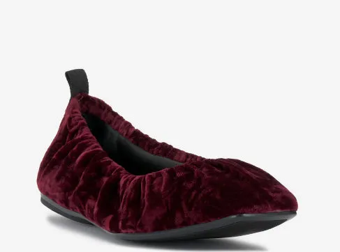 Vince Camuto Verline Flat G112
